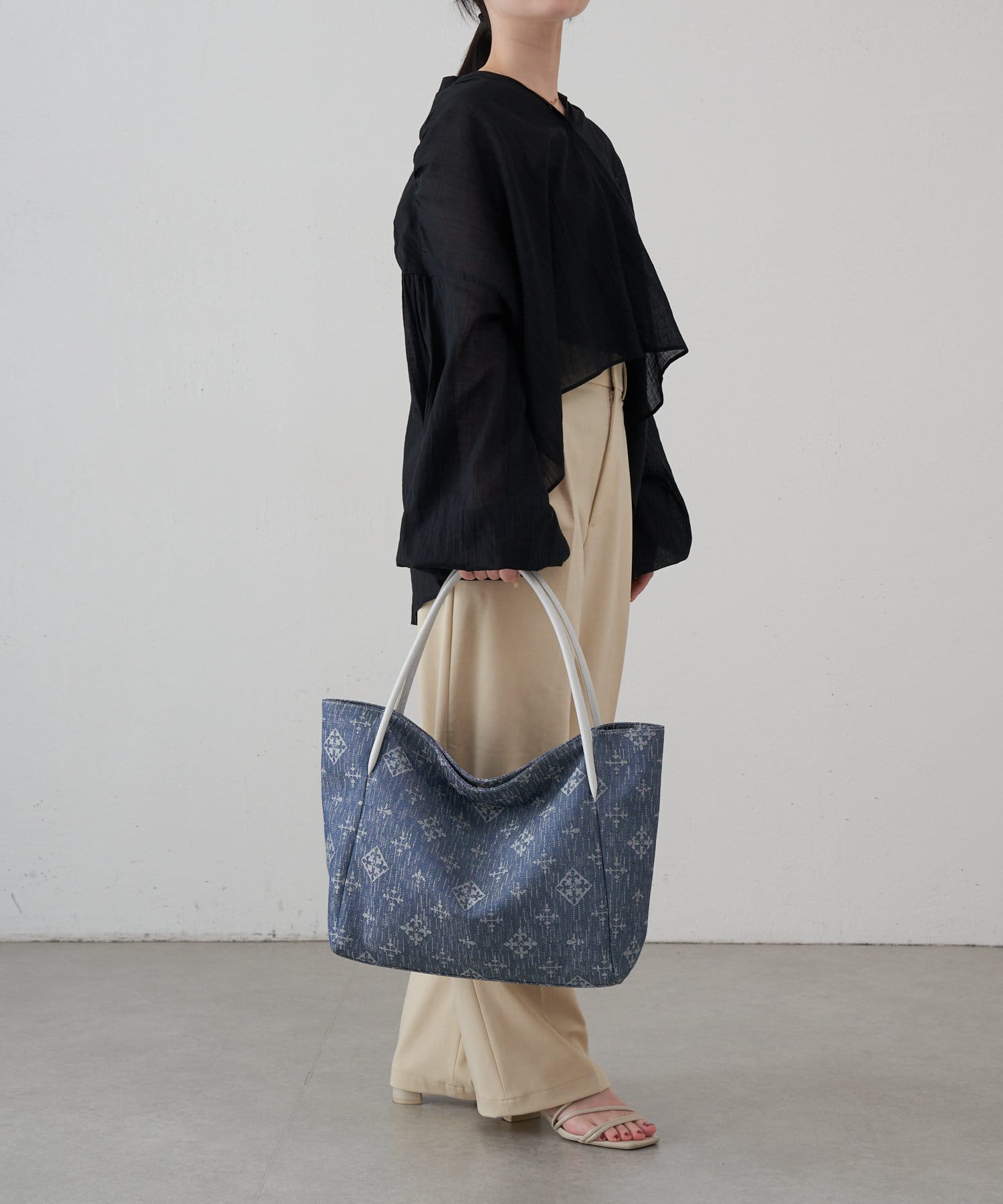 *4-6 WEEKS* (254) LIMITED EDITION Russet [Denim jacquard] Simple tote bag Indigo